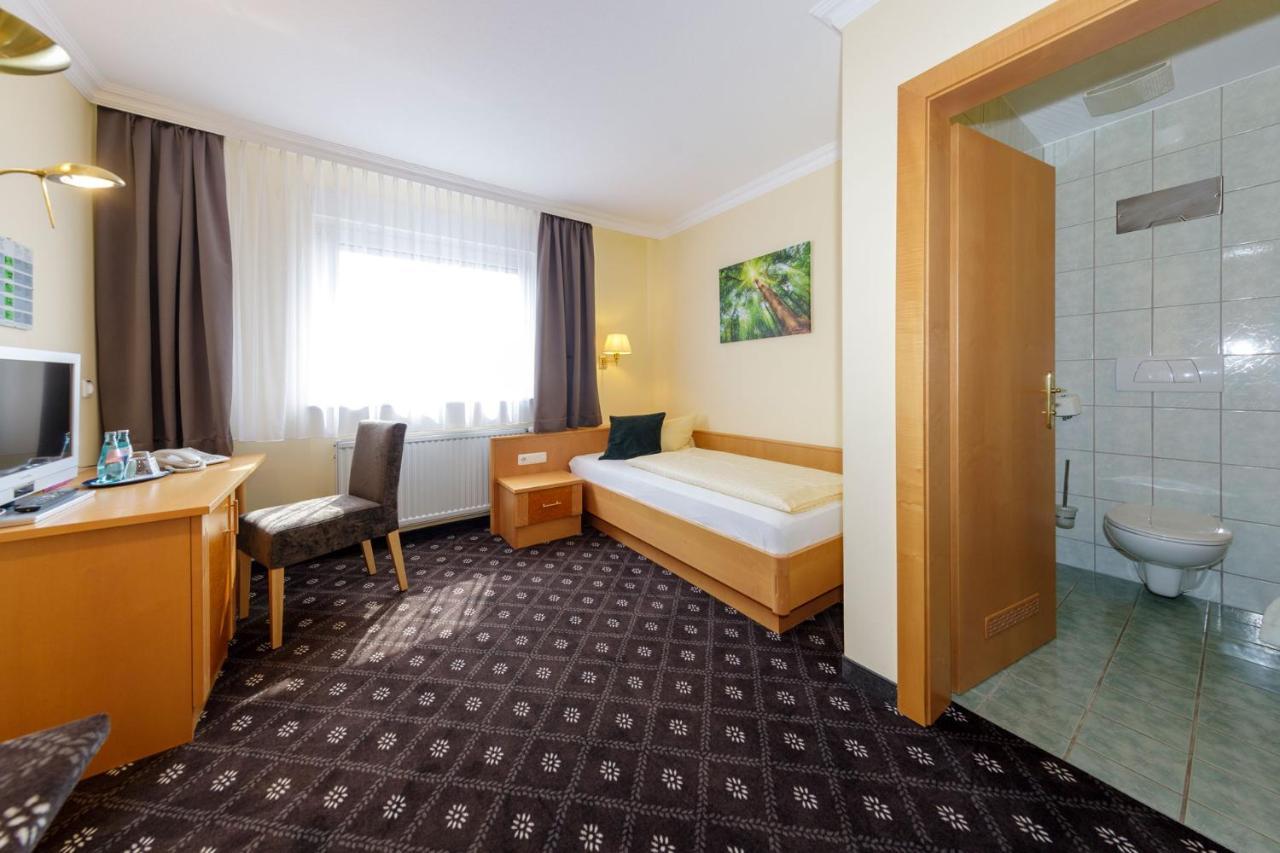 Hotel Zum Adler Nidderau 외부 사진
