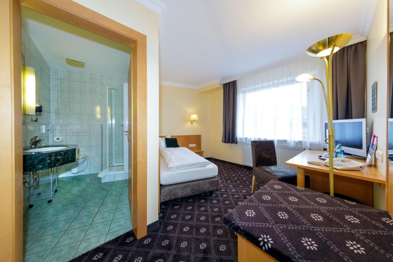 Hotel Zum Adler Nidderau 외부 사진